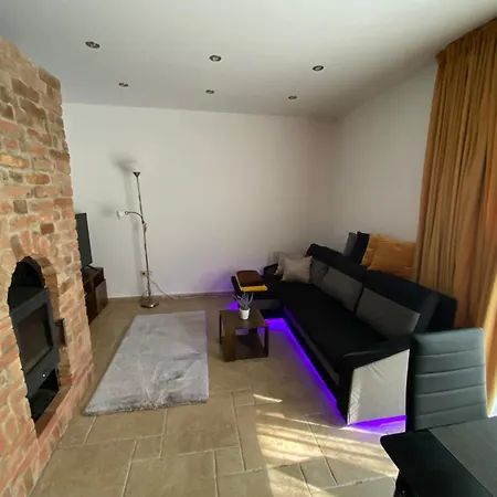 Villa Irany Horany Vendeghaz Szigetmonostor
